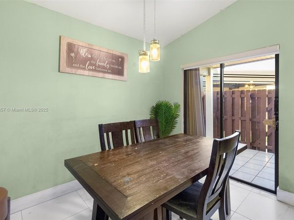 17214 NW 66th Ct, Hialeah FL 33015