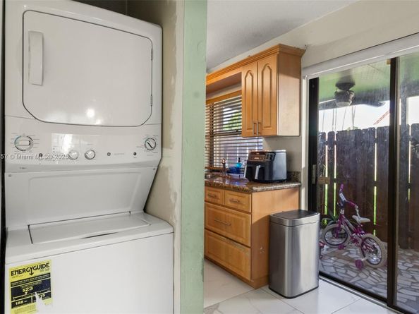 17214 NW 66th Ct, Hialeah FL 33015