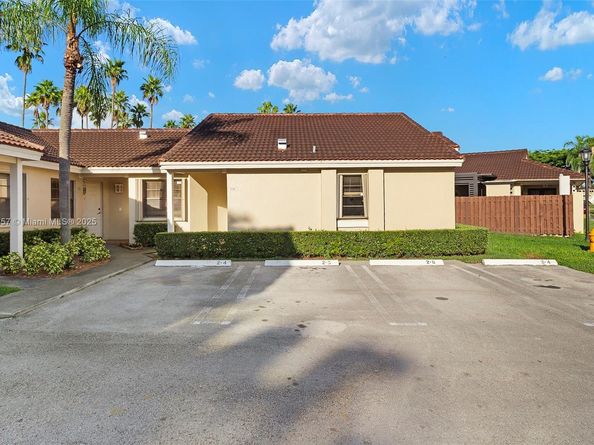 17214 NW 66th Ct, Hialeah FL 33015