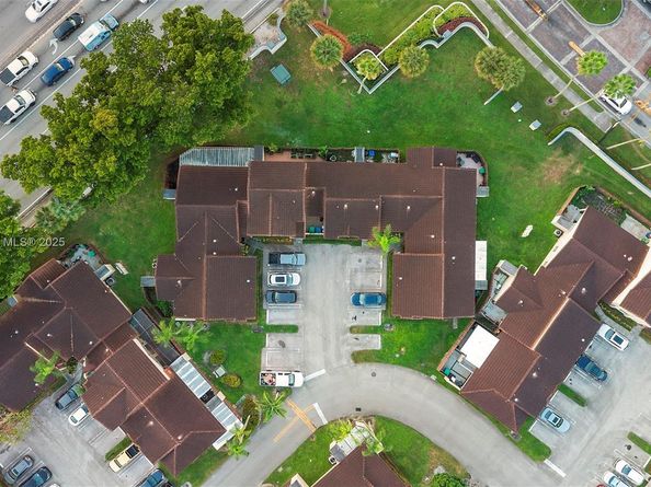 17214 NW 66th Ct, Hialeah FL 33015