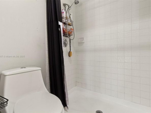 17214 NW 66th Ct, Hialeah FL 33015