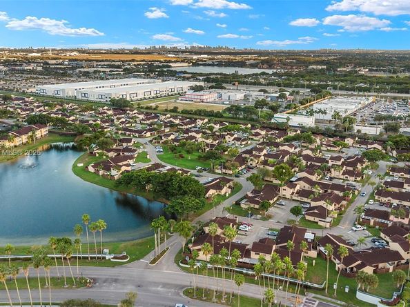 17214 NW 66th Ct, Hialeah FL 33015