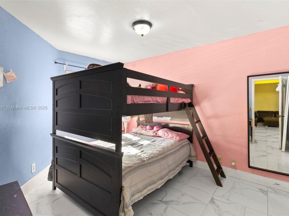 17214 NW 66th Ct, Hialeah FL 33015