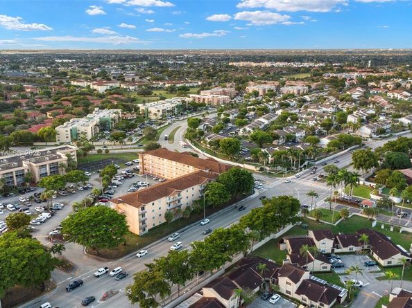 17214 NW 66th Ct, Hialeah FL 33015