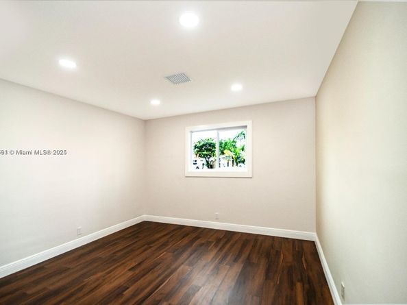 5820 SW 17th St, Plantation FL 33317