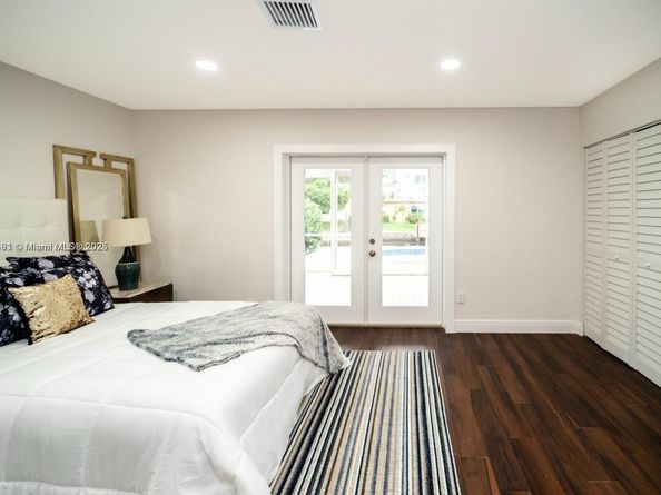 5820 SW 17th St, Plantation FL 33317