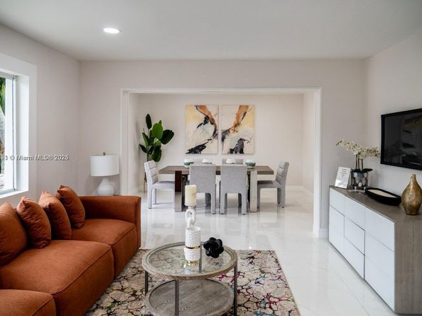 5820 SW 17th St, Plantation FL 33317