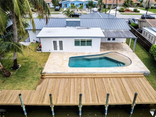 5820 SW 17th St, Plantation FL 33317