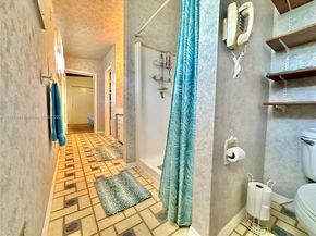 845 NE 127th St, North Miami FL 33161