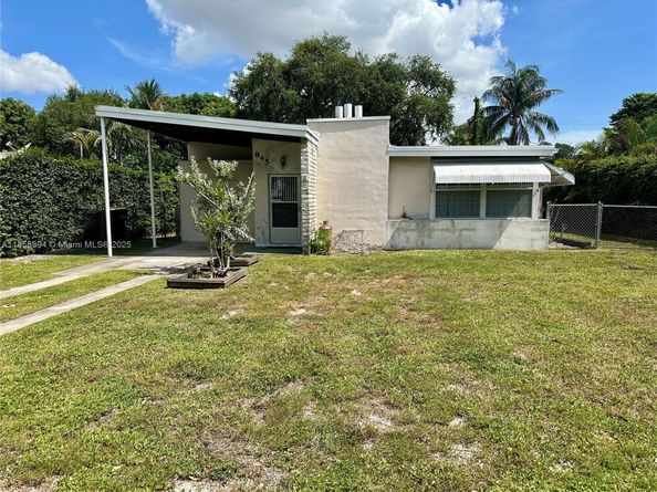 845 NE 127th St, North Miami FL 33161