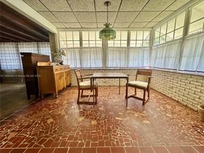 845 NE 127th St, North Miami FL 33161