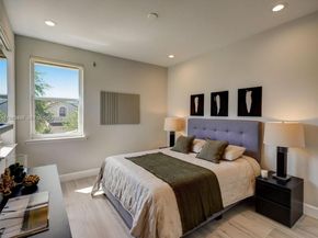 963 S Harbor Vw S, Hollywood FL 33019