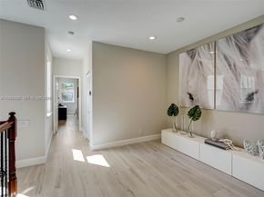 963 S Harbor Vw S, Hollywood FL 33019