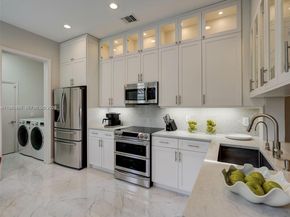 963 S Harbor Vw S, Hollywood FL 33019