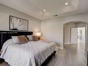 963 S Harbor Vw S, Hollywood FL 33019