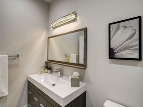 963 S Harbor Vw S, Hollywood FL 33019