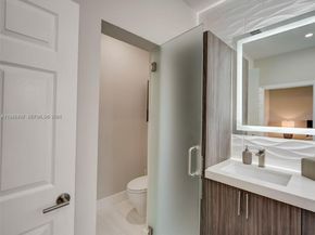 963 S Harbor Vw S, Hollywood FL 33019