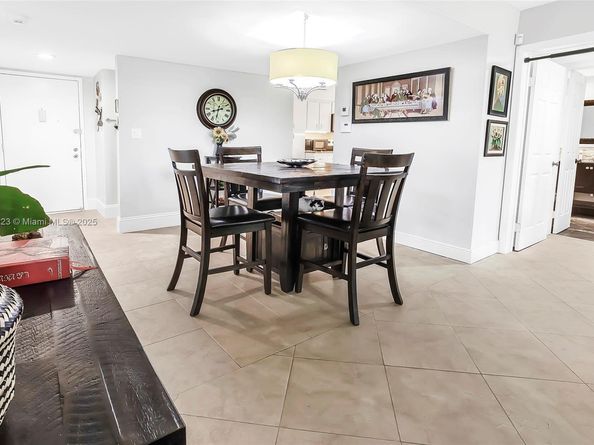 16400 Golf Club Rd 111, Weston FL 33326