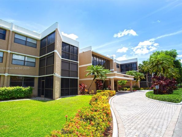 16400 Golf Club Rd 111, Weston FL 33326