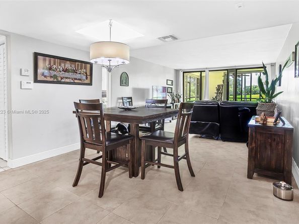 16400 Golf Club Rd 111, Weston FL 33326