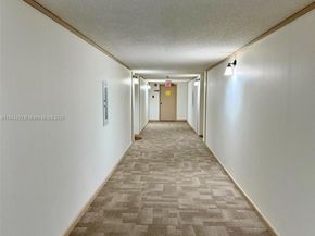 16400 Golf Club Rd 111, Weston FL 33326