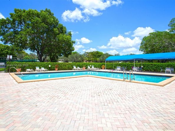 16400 Golf Club Rd 111, Weston FL 33326