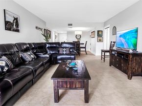 16400 Golf Club Rd 111, Weston FL 33326