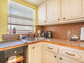 8861 Sunrise Lakes Blvd 106, Sunrise FL 33322