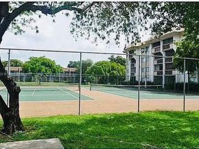 731 N Pine Island Rd 306, Plantation FL 33324