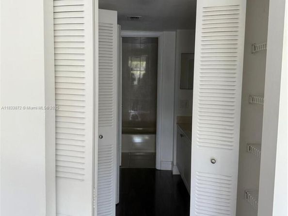 731 N Pine Island Rd 306, Plantation FL 33324