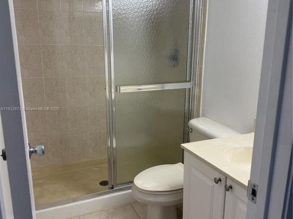 731 N Pine Island Rd 306, Plantation FL 33324