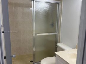 731 N Pine Island Rd 306, Plantation FL 33324