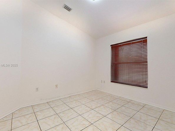 2004 SE 15th St, Homestead FL 33035