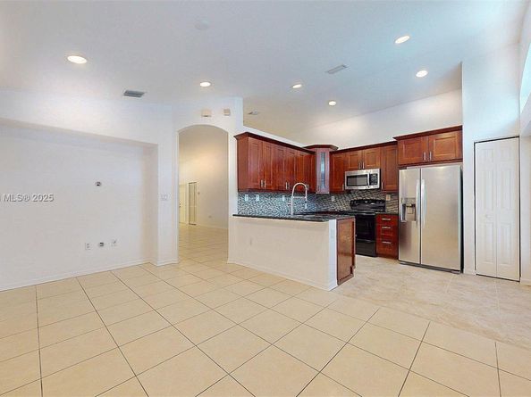 2004 SE 15th St, Homestead FL 33035