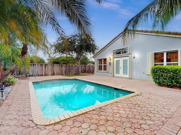 2004 SE 15th St, Homestead FL 33035
