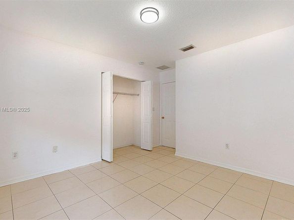 2004 SE 15th St, Homestead FL 33035