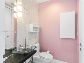 200 Biscayne Boulevard Way 4804, Miami FL 33131