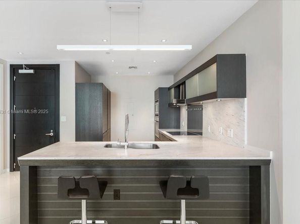 200 Biscayne Boulevard Way 4804, Miami FL 33131