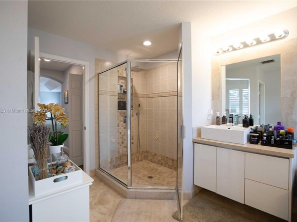 4450 Laurel Pl, Weston FL 33332