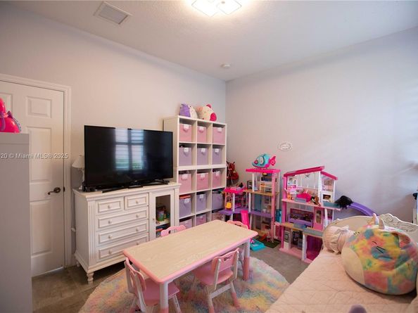 4450 Laurel Pl, Weston FL 33332