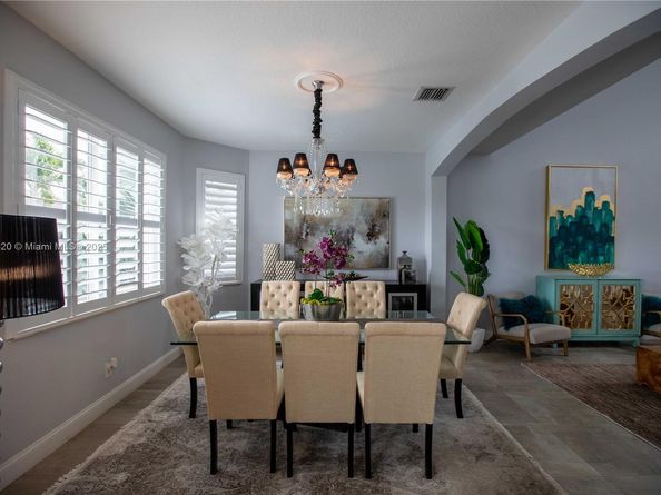4450 Laurel Pl, Weston FL 33332