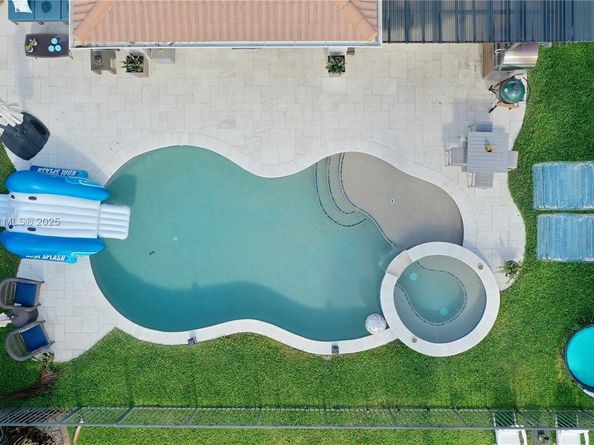 4450 Laurel Pl, Weston FL 33332