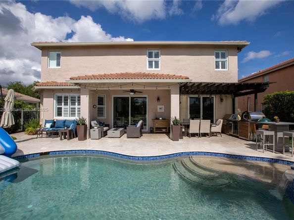 4450 Laurel Pl, Weston FL 33332