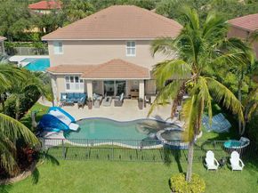 4450 Laurel Pl, Weston FL 33332