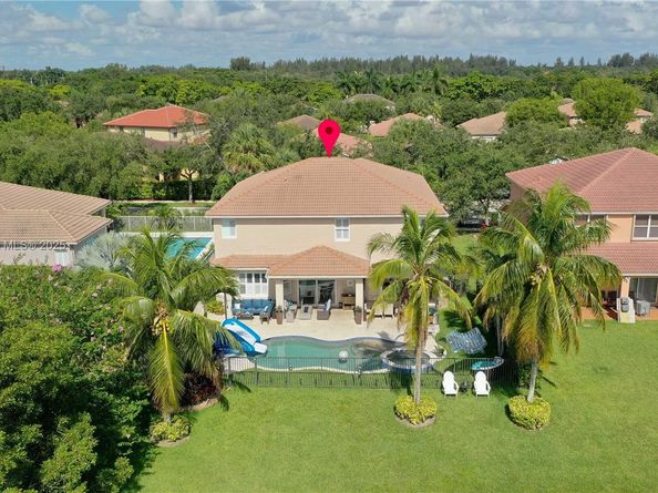 4450 Laurel Pl, Weston FL 33332