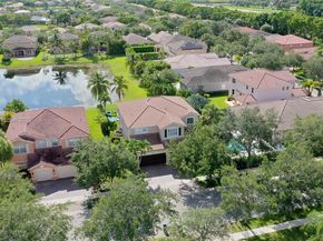4450 Laurel Pl, Weston FL 33332