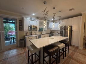 250 NW 151st Ave, Pembroke Pines FL 33028