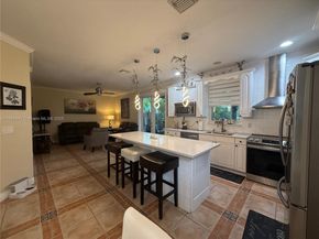 250 NW 151st Ave, Pembroke Pines FL 33028