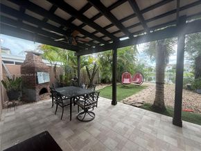 250 NW 151st Ave, Pembroke Pines FL 33028