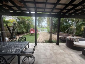 250 NW 151st Ave, Pembroke Pines FL 33028